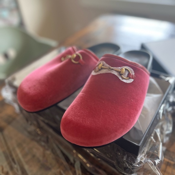NEW Gucci raspberry velvet mule - Picture 4 of 7